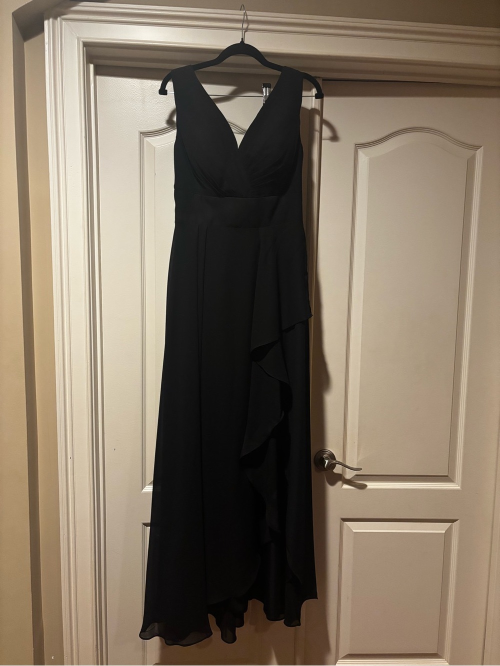 Elegant Black V-Neck Evening Dress with ribbon laced up back